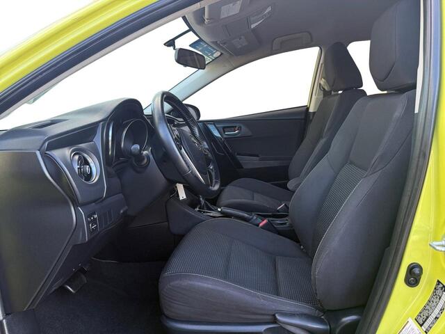 2016 Scion iM photo 9