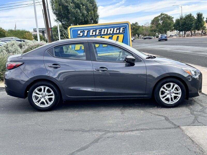 2016 Scion iA photo 2