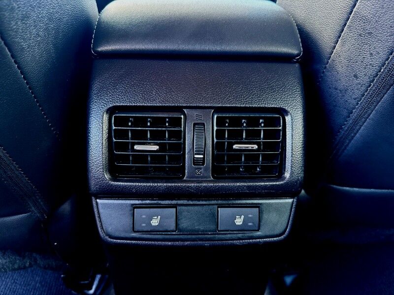 2016 Subaru Legacy 2.5i Limited AWD w/ Moonroof Package & Keyless Access & Navi & E Arlington VA