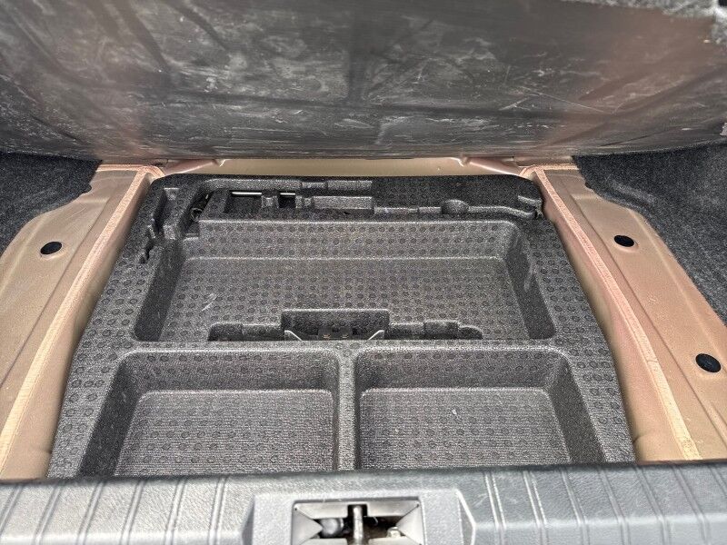 2016 Subaru Legacy 2.5i Limited AWD w/ Moonroof Package & Keyless Access & Navi & E Arlington VA