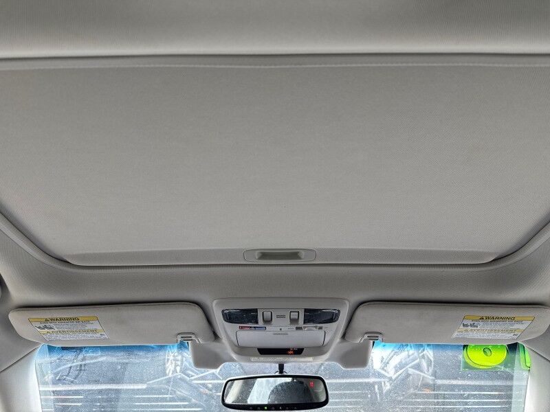 2016 Subaru Legacy 2.5i Limited AWD w/ Moonroof Package & Keyless Access & Navi & E Arlington VA