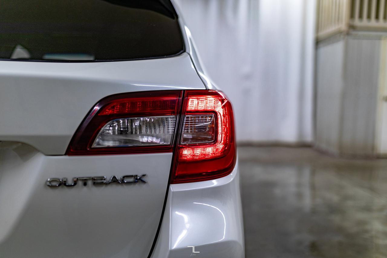 2016 Subaru Outback AWD Limited Leather Roof Nav BCam Red Deer AB