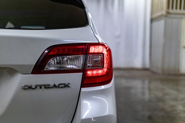 2016 Subaru Outback AWD Limited Leather Roof Nav BCam Red Deer AB