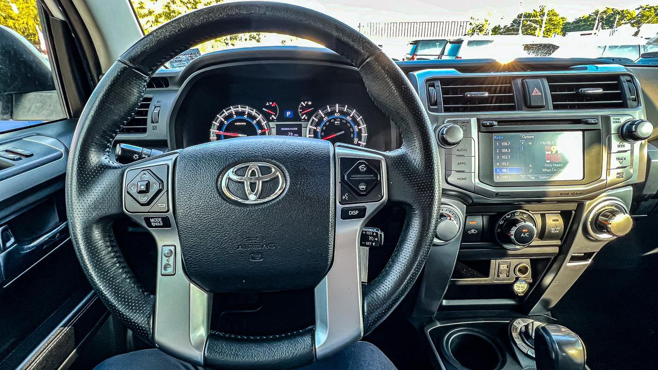 2016 TOYOTA 4RUNNER SR5 4X4 LIFTED, BACKUP CAMERA, FUEL CUSTOM RIM