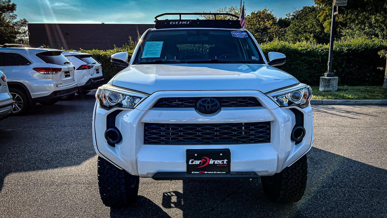 2016 TOYOTA 4RUNNER SR5 4X4 LIFTED, BACKUP CAMERA, FUEL CUSTOM RIM