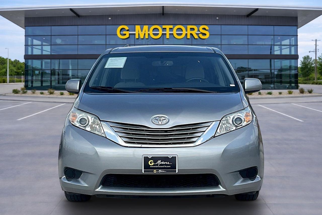 2016 TOYOTA SIENNA LE Houston TX