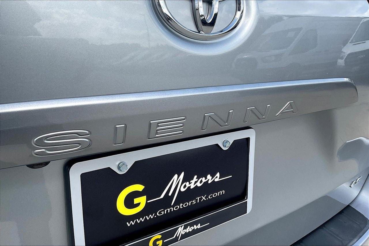 2016 TOYOTA SIENNA LE Houston TX