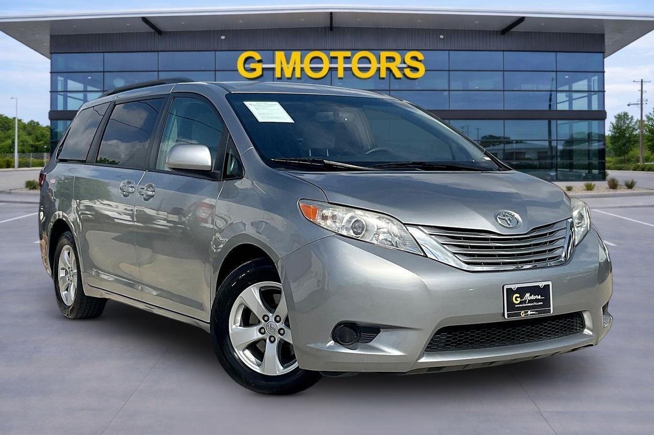 2016 TOYOTA SIENNA LE Houston TX