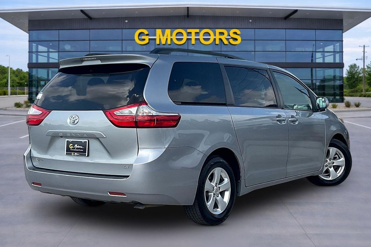 2016 TOYOTA SIENNA LE Houston TX