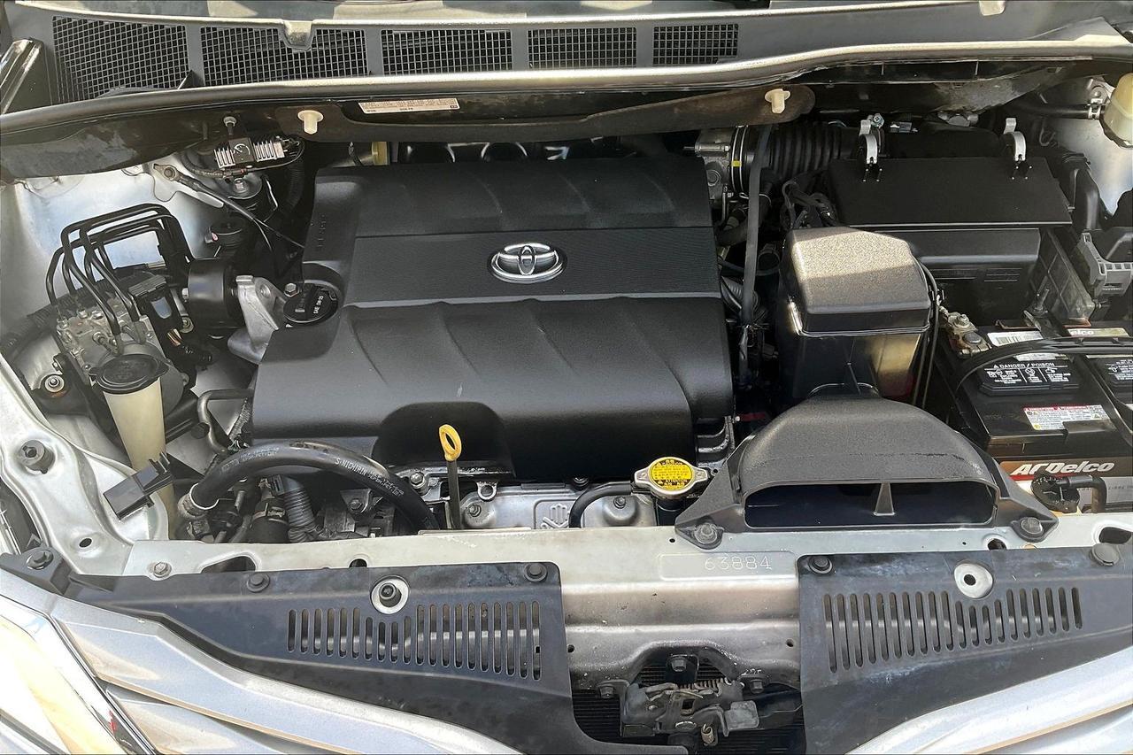 2016 TOYOTA SIENNA LE Houston TX