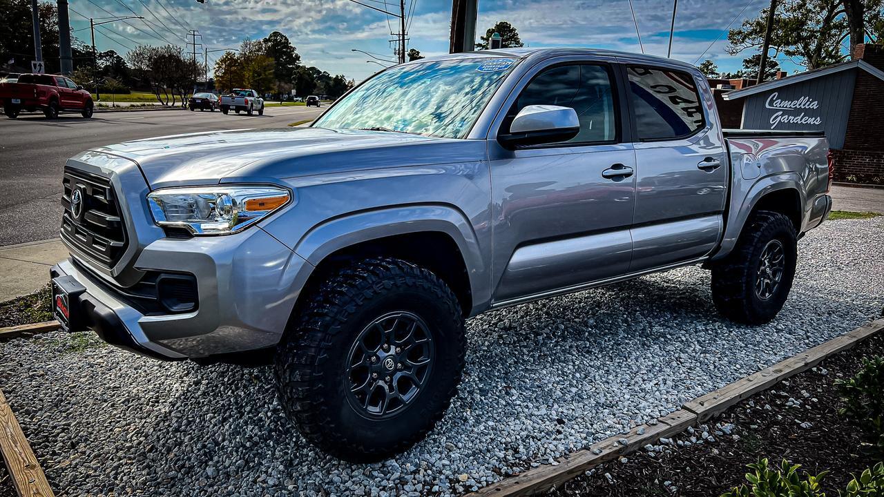 2016 TOYOTA SR5, BACKUP CAMERA, BLUETOOTH, ONLY 67K MILES