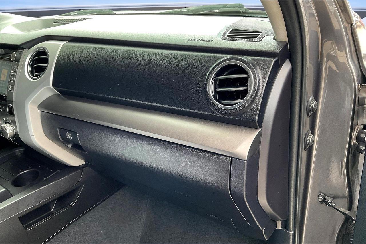 2016 TOYOTA TUNDRA CREWMAX SR5 Houston TX