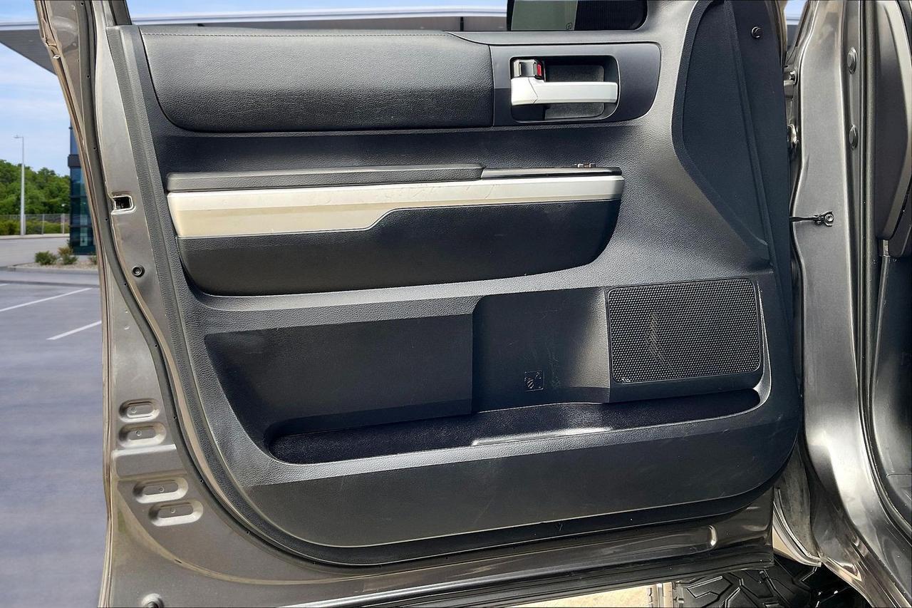 2016 TOYOTA TUNDRA CREWMAX SR5 Houston TX