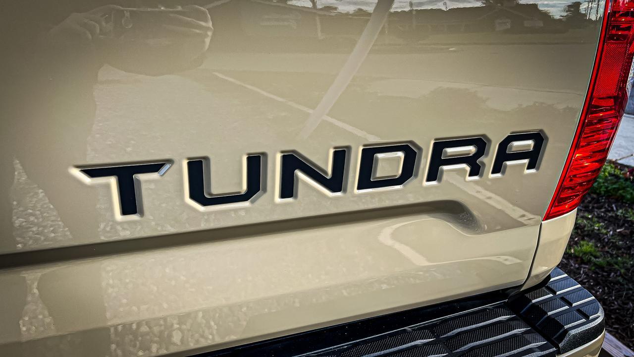 2016 TOYOTA TUNDRA TRD PRO 4X4, NAVIGATION, BACKUP CAMERA, LEATHER, ONLY 41K MILES, AND CARFAX