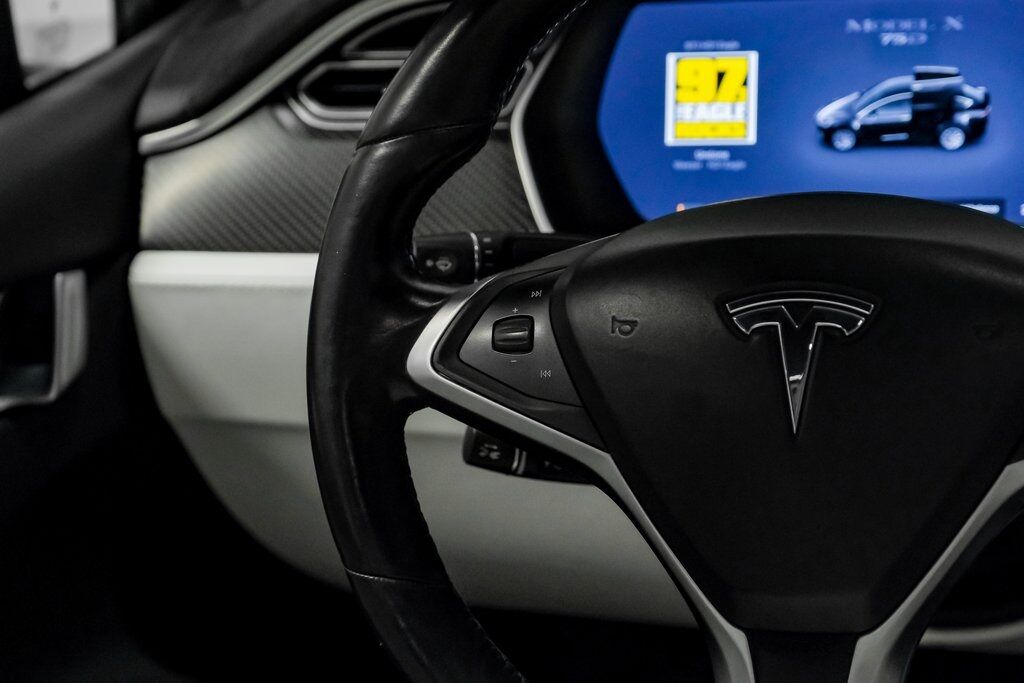2016 Tesla Model X 75D photo 22