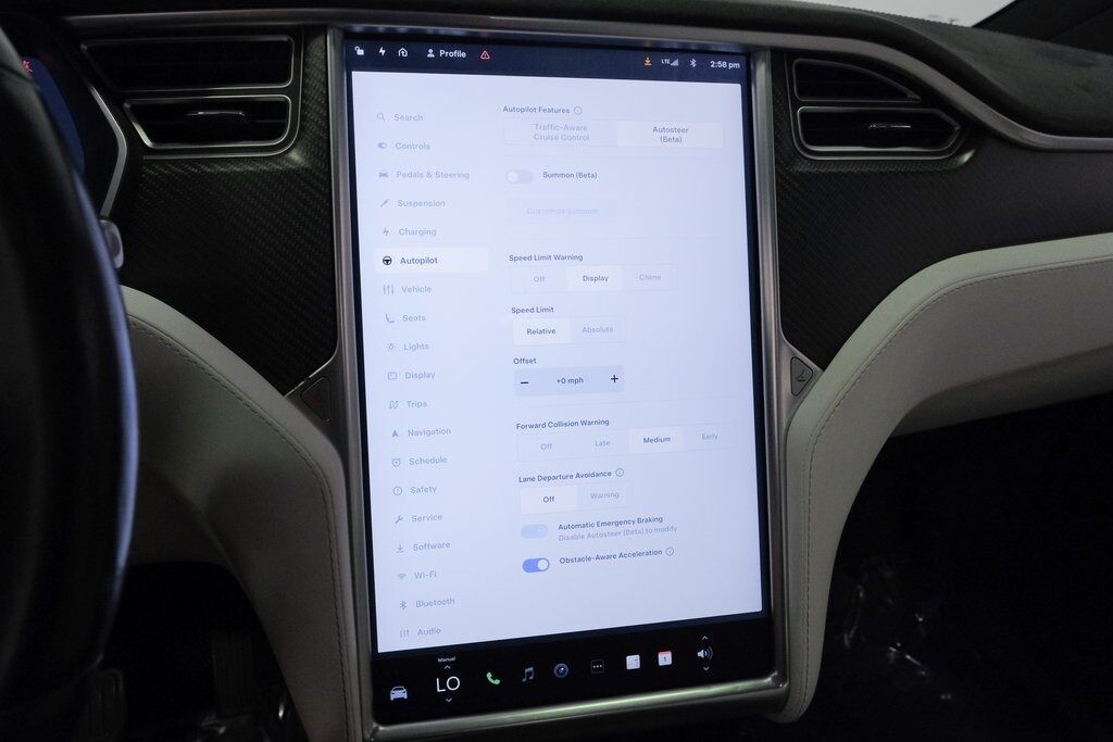 2016 Tesla Model X 75D photo 28