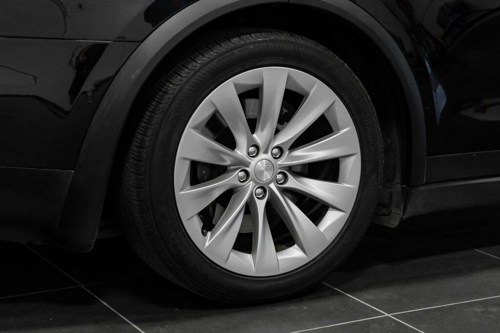 2016 Tesla Model X 75D photo 46