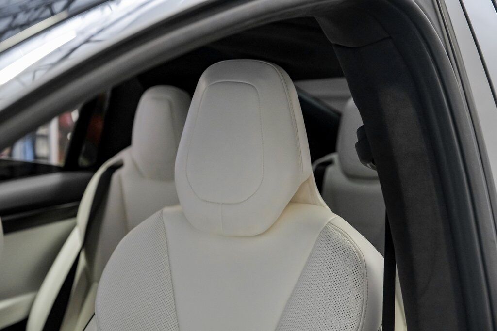 2016 Tesla Model X 75D photo 29