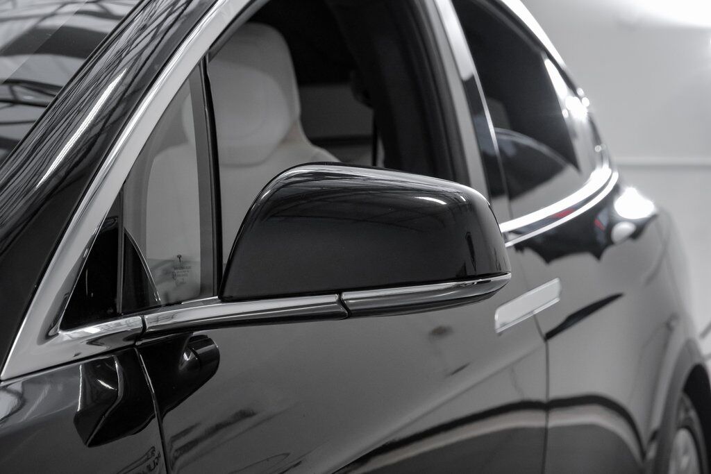 2016 Tesla Model X 75D photo 35