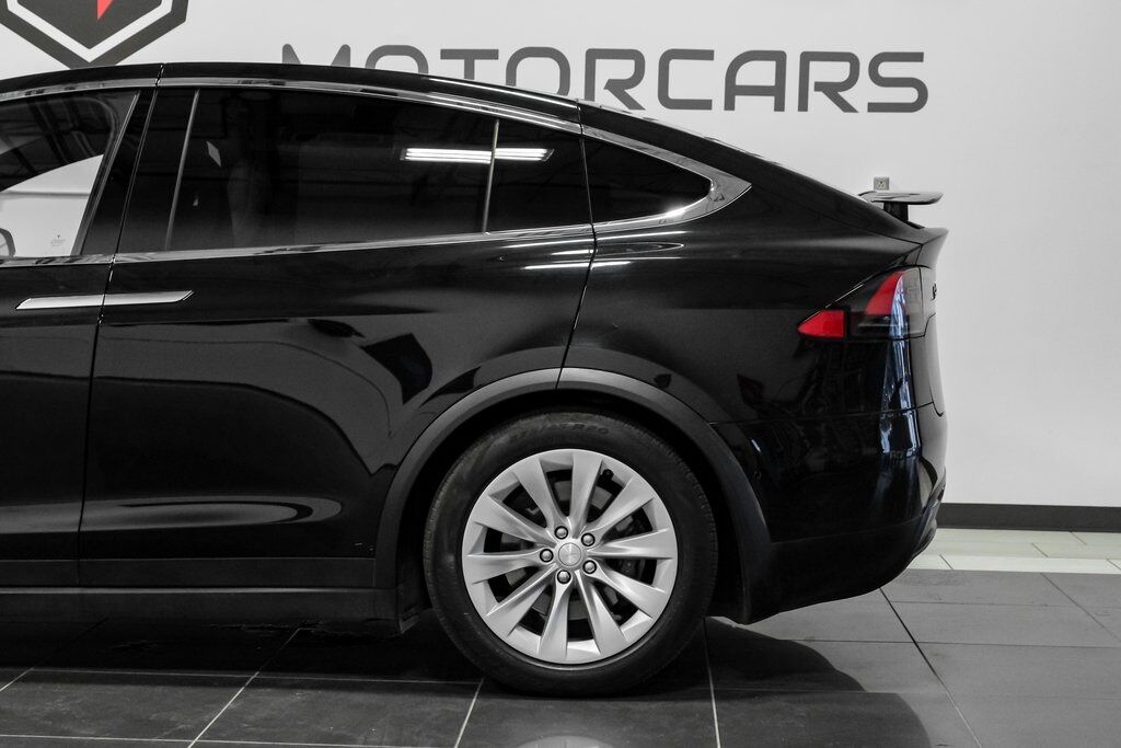 2016 Tesla Model X 75D photo 18