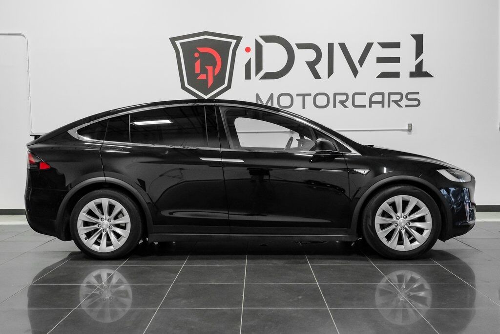 2016 Tesla Model X 75D photo 10
