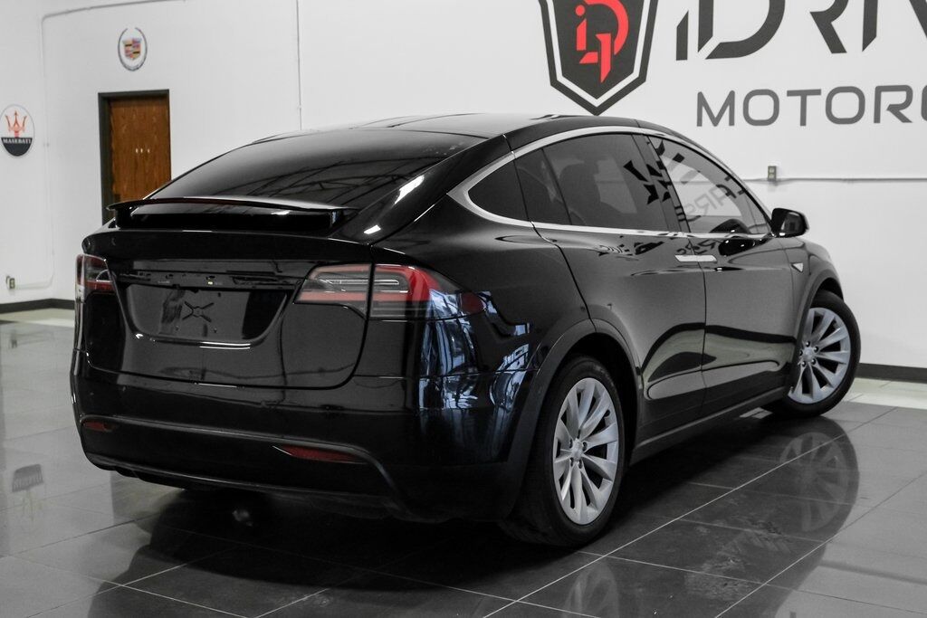 2016 Tesla Model X 75D photo 11