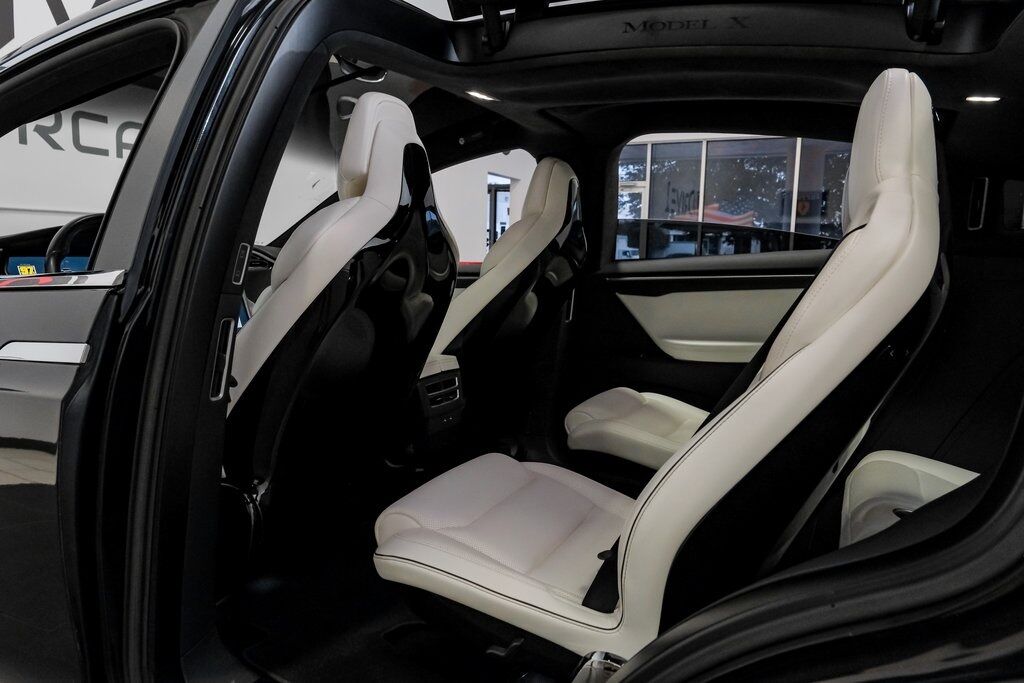 2016 Tesla Model X 75D photo 33
