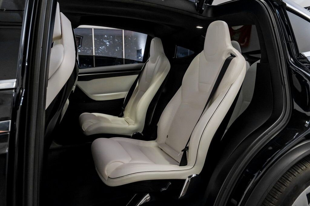 2016 Tesla Model X 75D photo 34