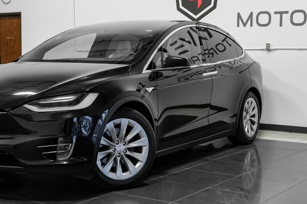 2016 Tesla Model X 75D photo 9