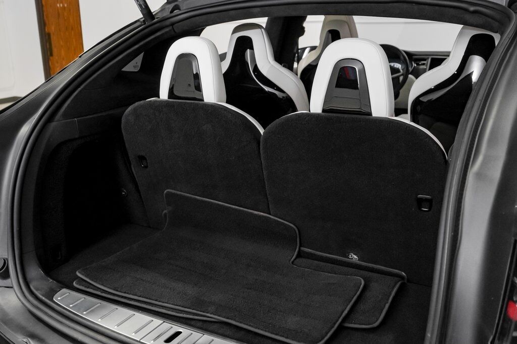 2016 Tesla Model X 75D photo 44