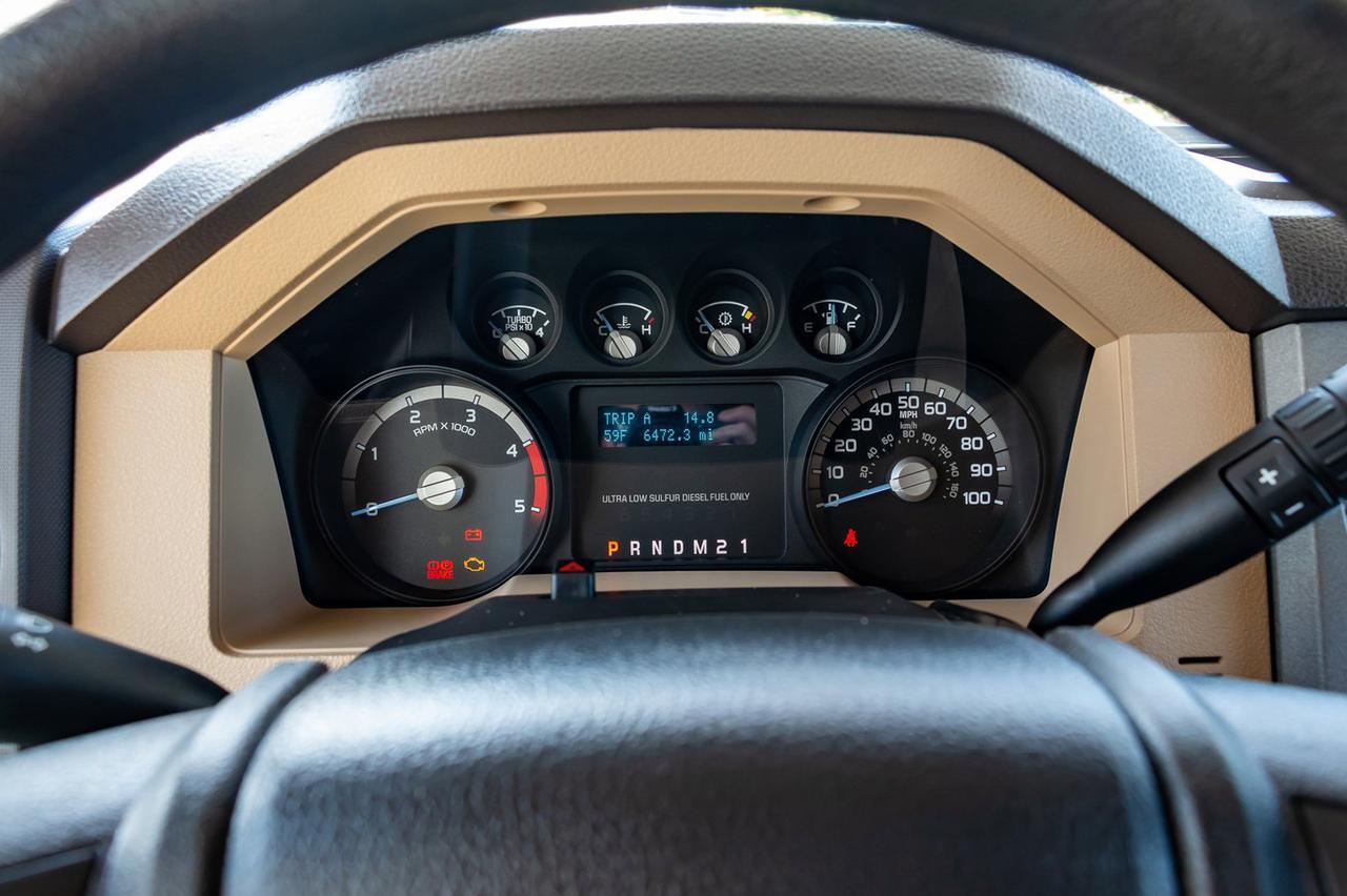 2016 Thor Four Winds 35-SD Class C Red Deer AB