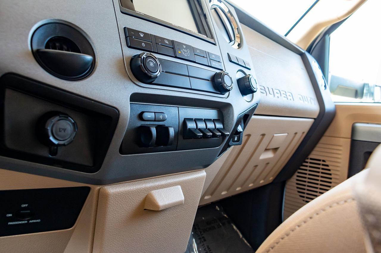 2016 Thor Four Winds 35-SD Class C Red Deer AB