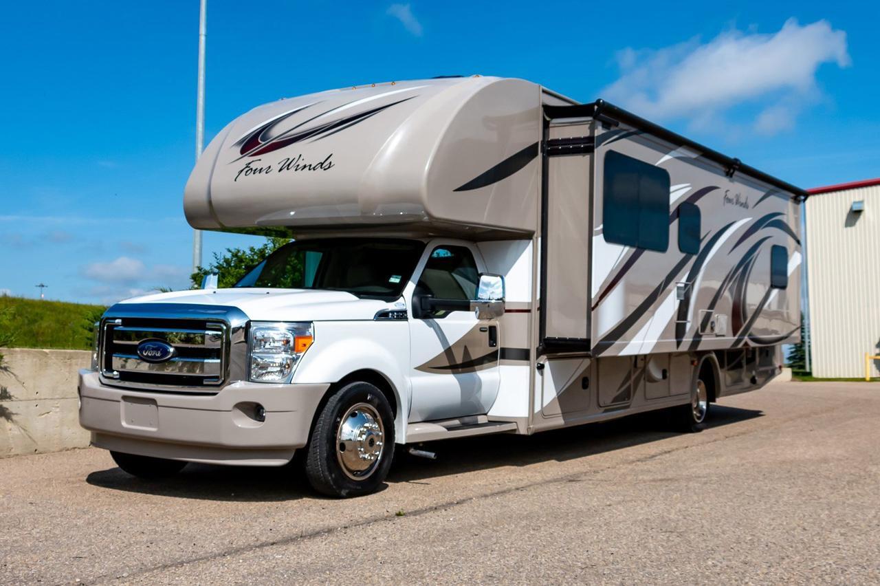2016 Thor Four Winds 35-SD Class C Red Deer AB