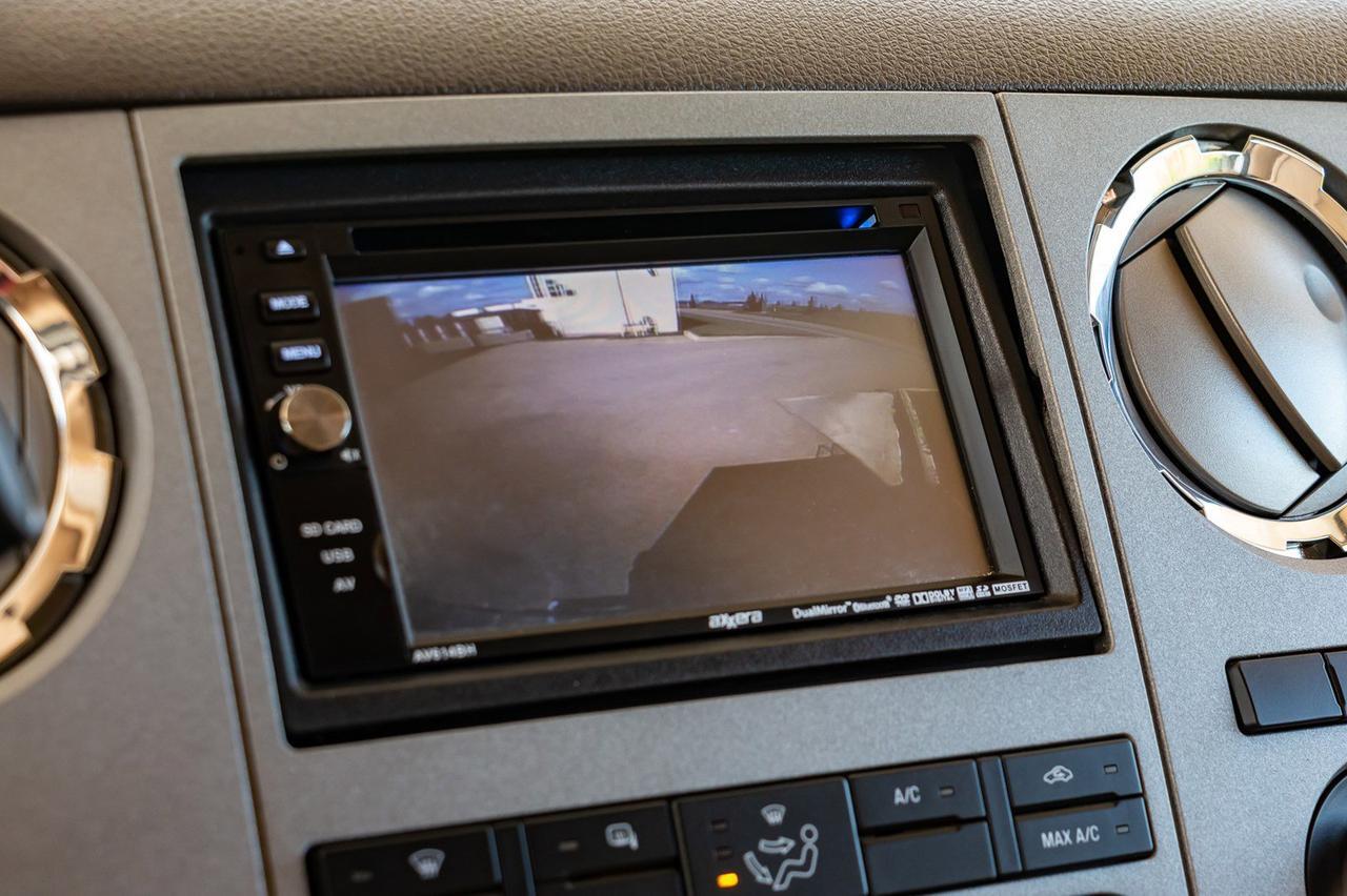 2016 Thor Four Winds 35-SD Class C Red Deer AB