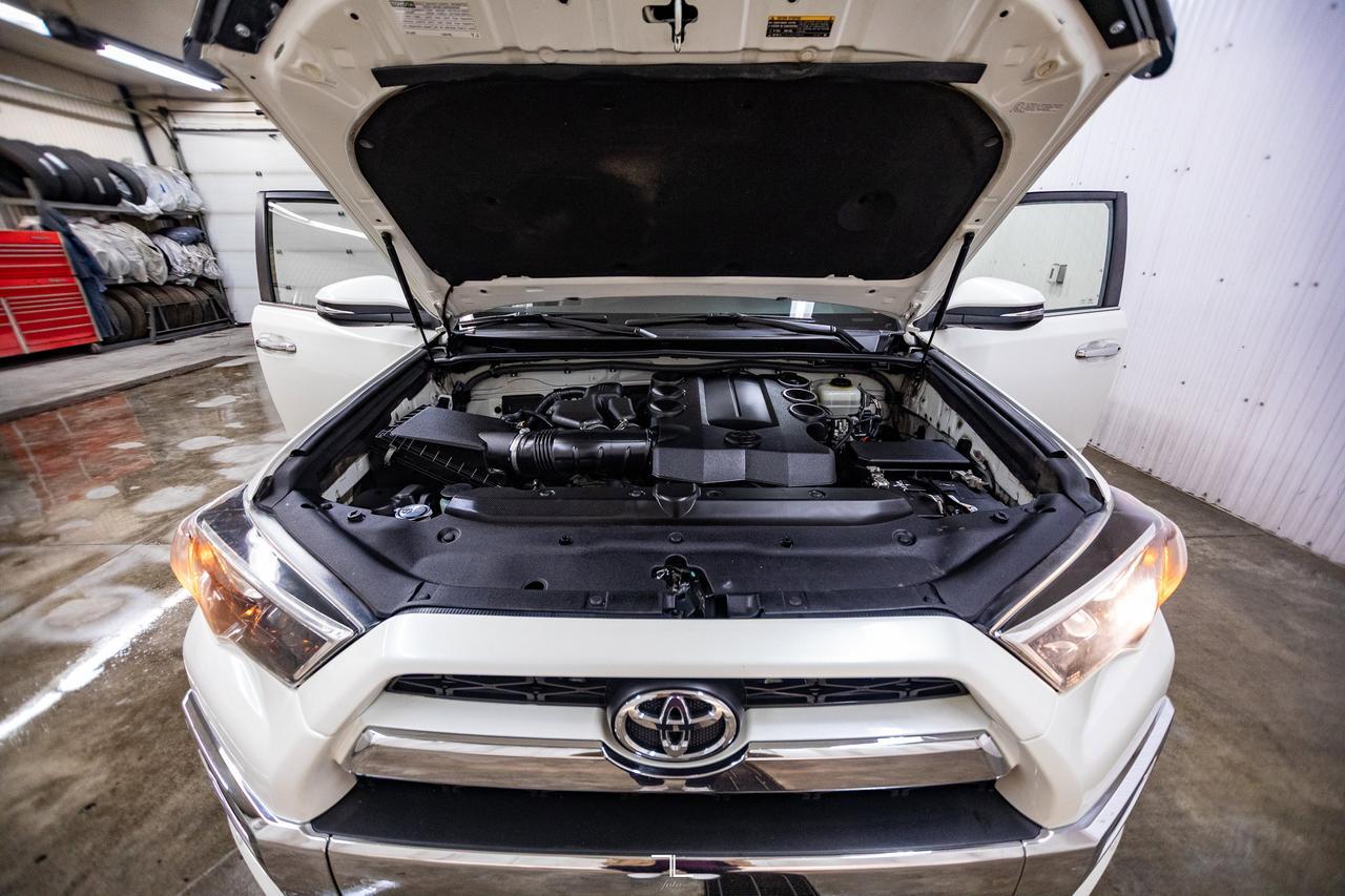 2016 Toyota 4Runner AWD Limited Leather Roof Nav BCam Red Deer AB