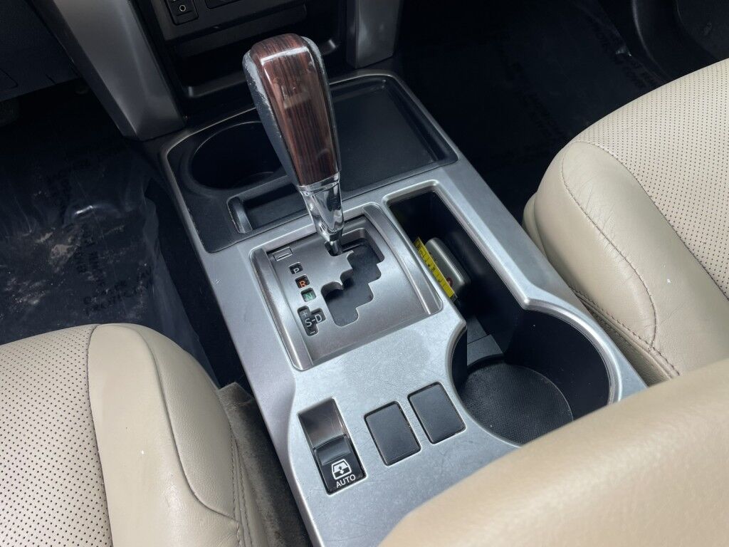 2016 Toyota 4Runner Limited~4X2~ACTIVE PARKING SYSTEM~BLIND SPOT WARNING~BLUETOOTH~DRIVER ASSISTANCE PACKAGE~HEATED SEATS~PREMIUM SOUND SYSTEM~TRAILER HITCH Sarasota FL