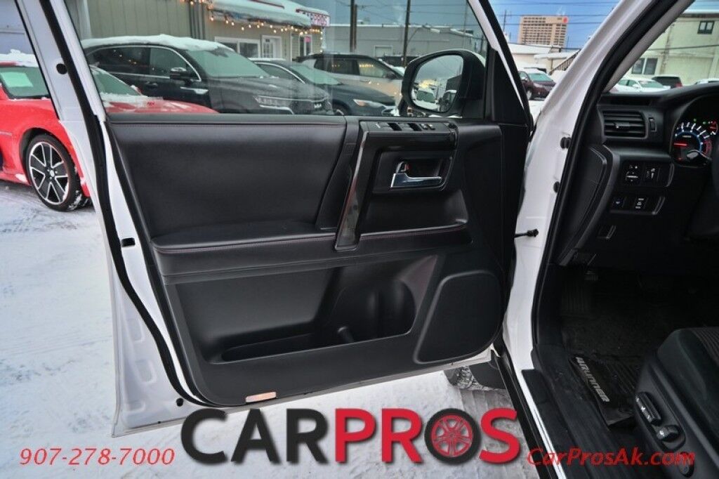 2016 Toyota 4Runner Trail Edition - 4X4 - Kinetic Dynamic Suspension System - Remote Start - Navigation - Bluetooth - Backup Camera - Keyless Entry - TRD Pro Wheels - Tow Package Anchorage AK