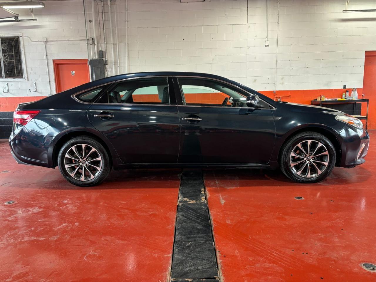 2016 Toyota Avalon XLE