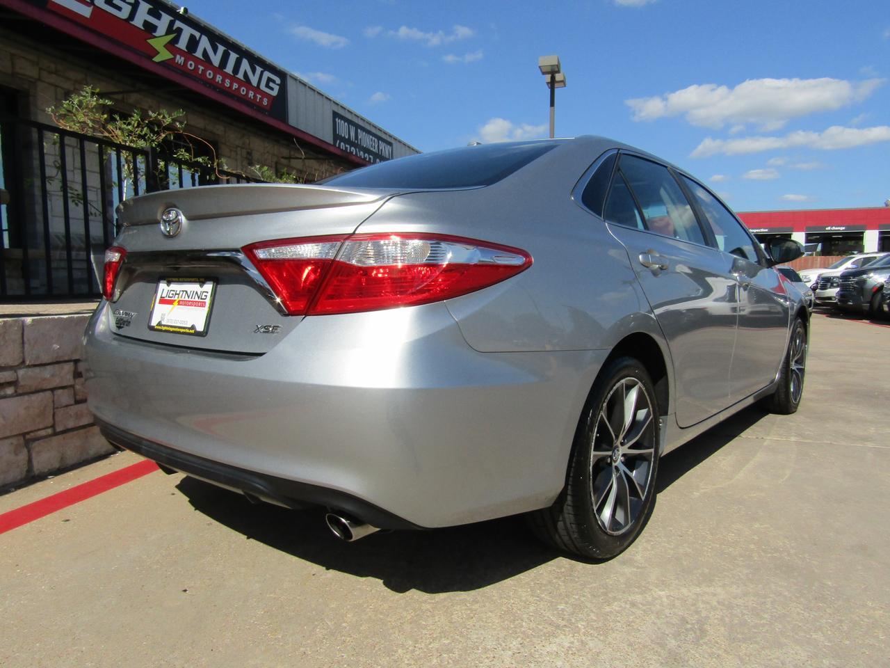 2016 Toyota Camry 4dr Sdn I4 Auto XLE (Natl) Grand Prairie TX