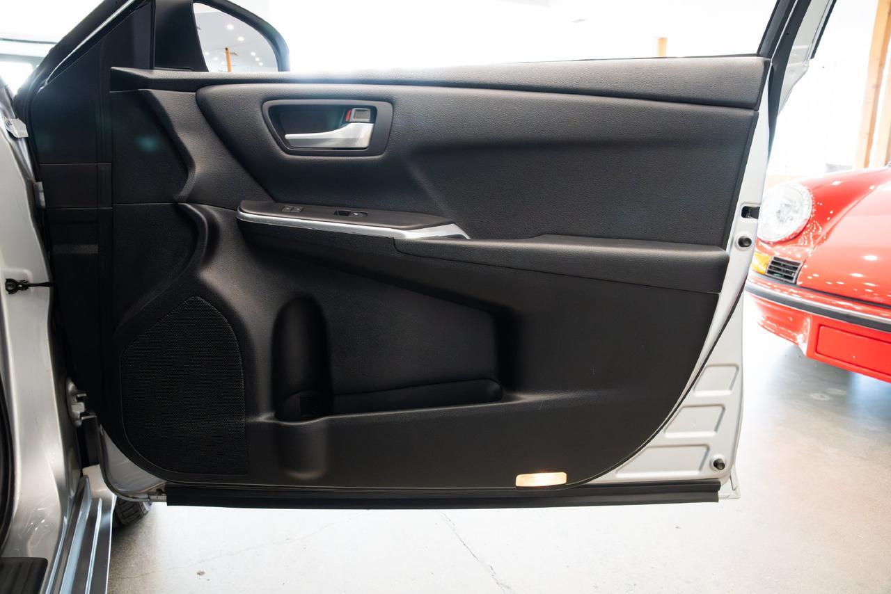 2016 Toyota Camry Hybrid SE Gladstone OR