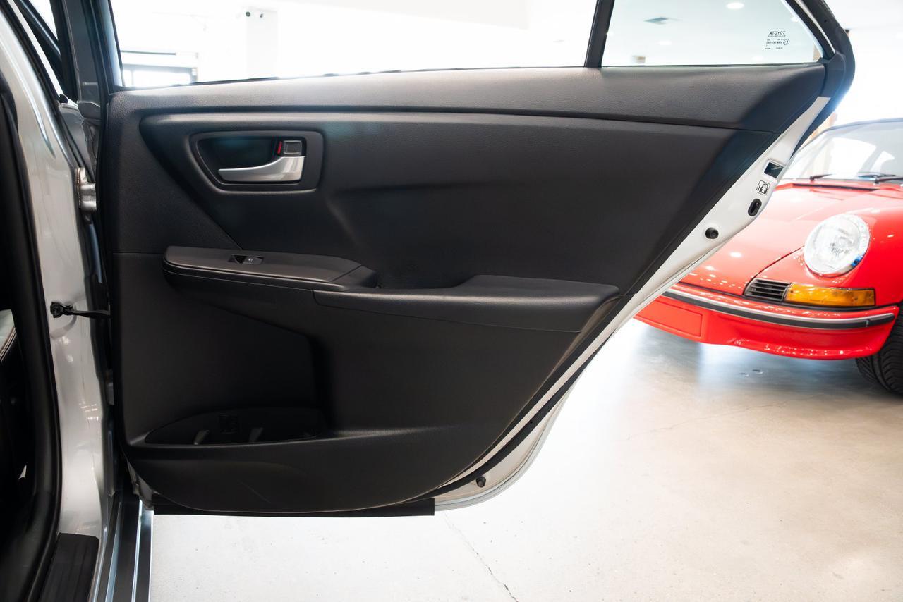 2016 Toyota Camry Hybrid SE Gladstone OR