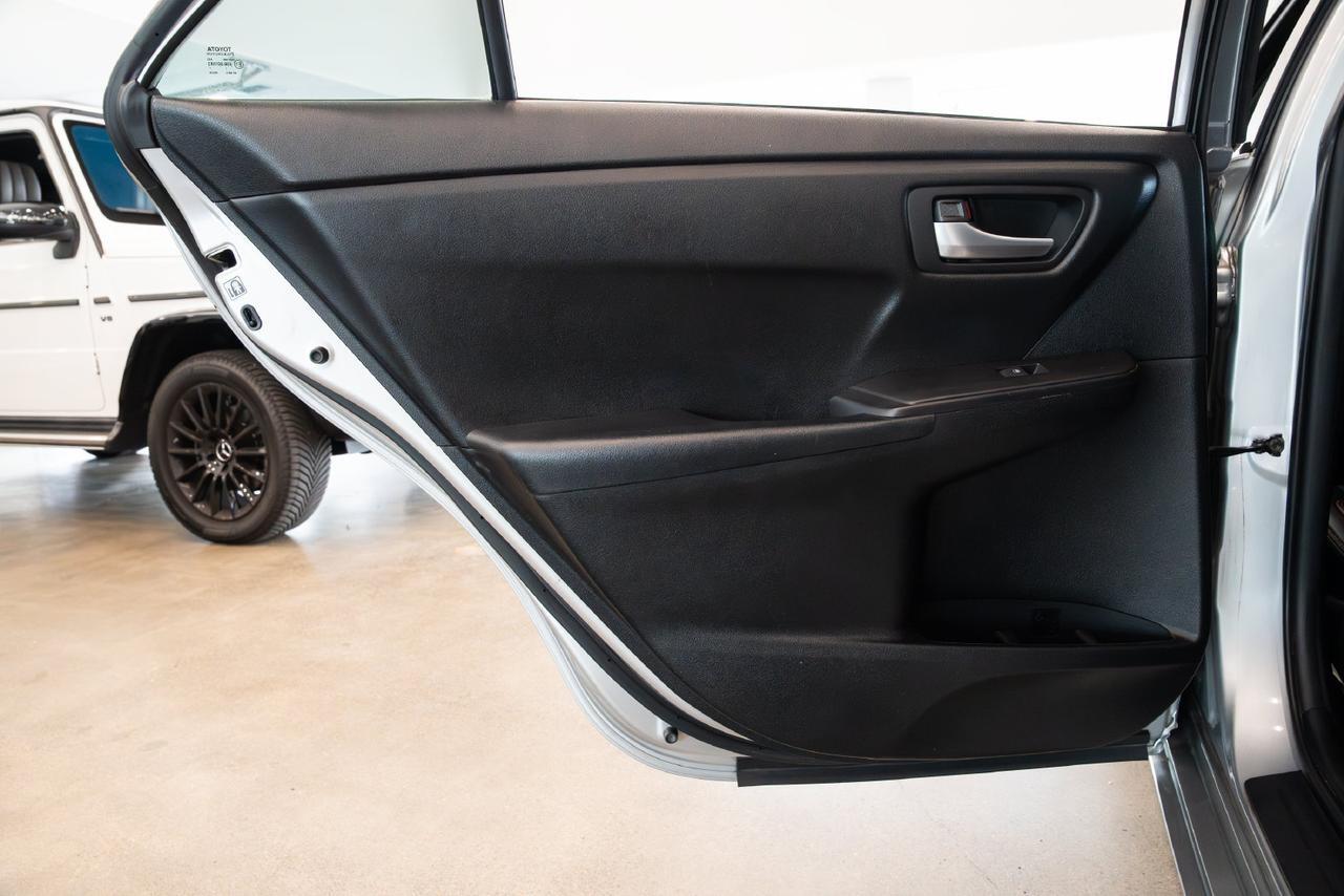 2016 Toyota Camry Hybrid SE Gladstone OR