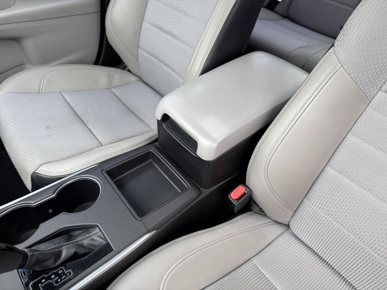 2016 Toyota Camry SE Crestwood KY