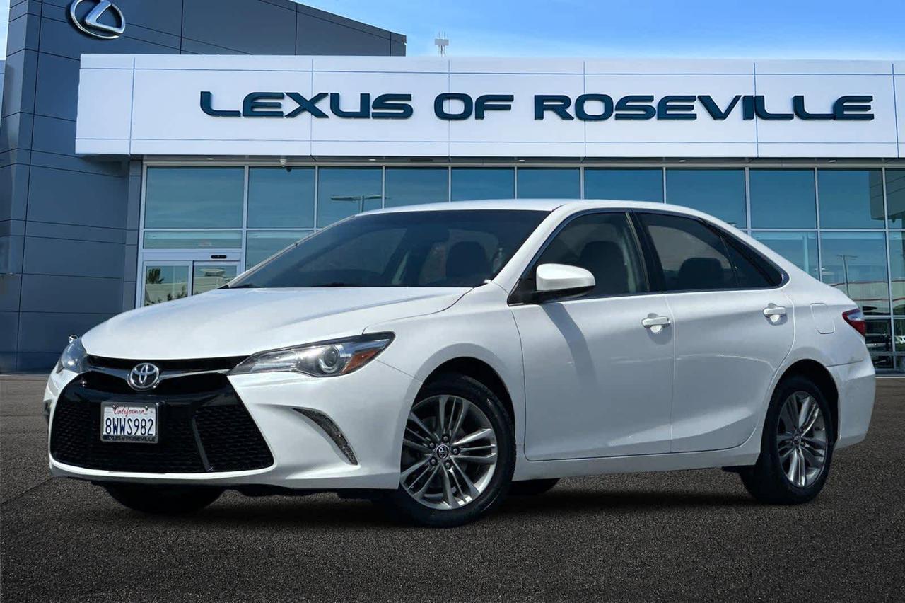 2016 Toyota Camry SE