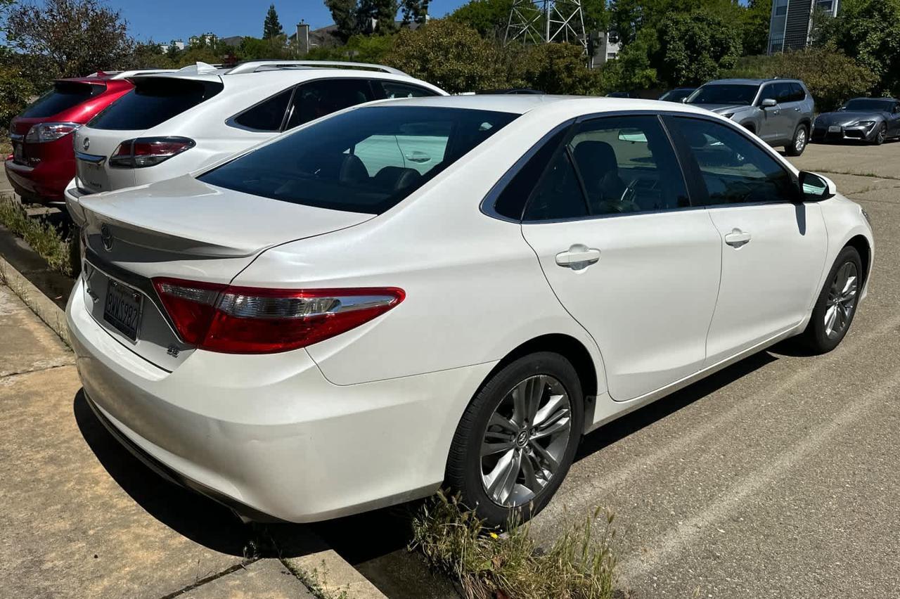 2016 Toyota Camry SE