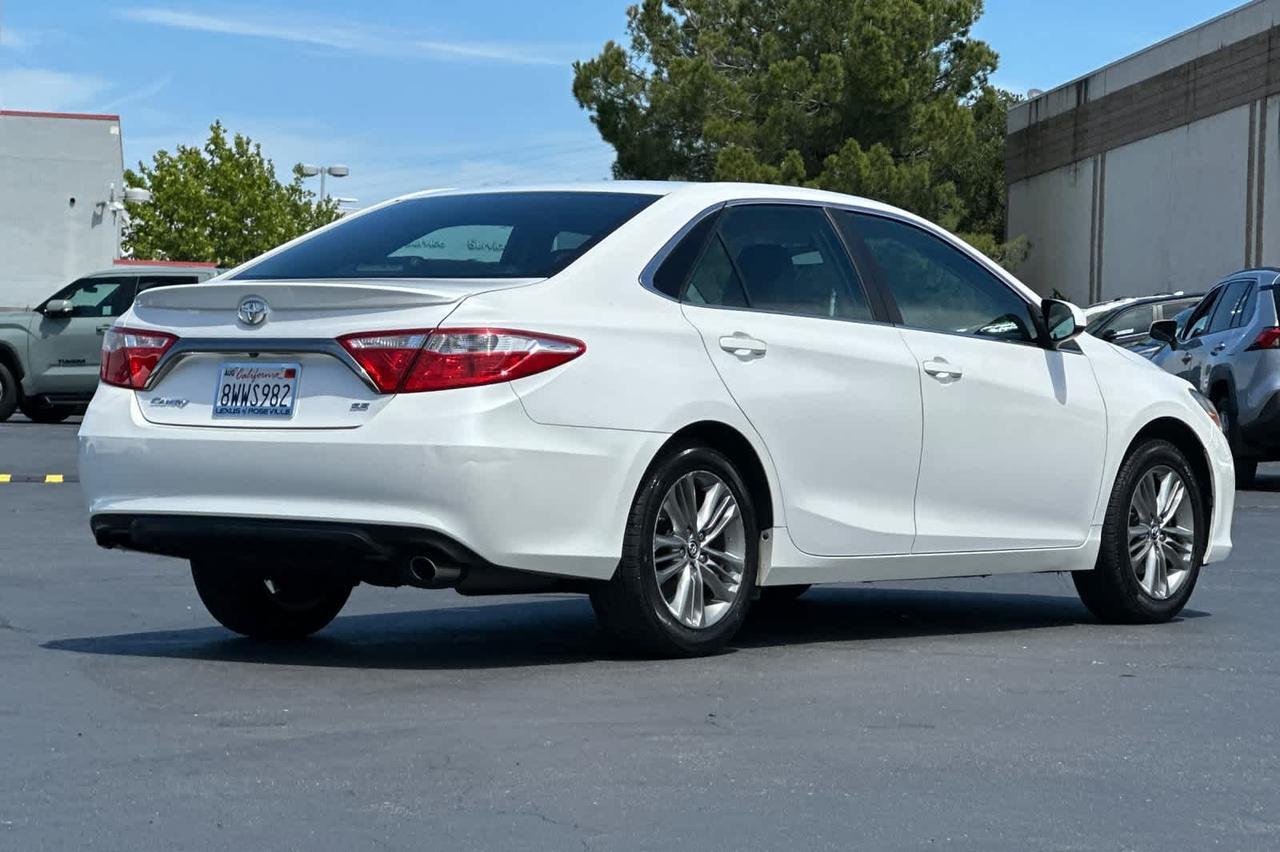 2016 Toyota Camry SE