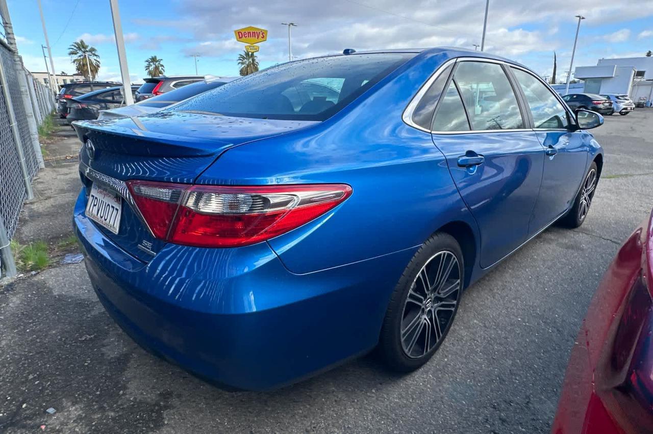 2016 Toyota Camry SE