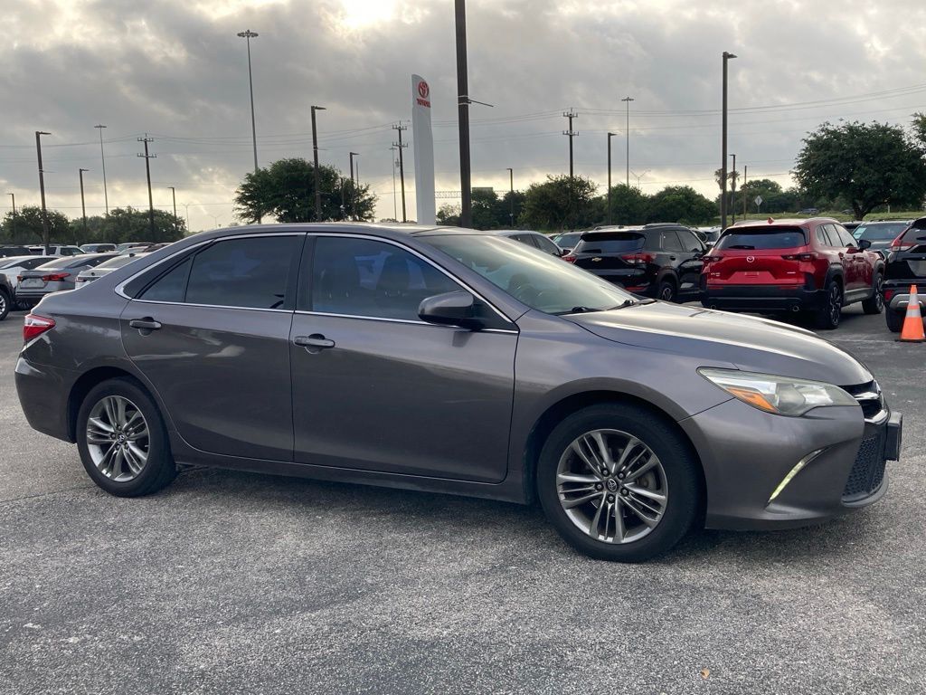 2016 Toyota Camry SE