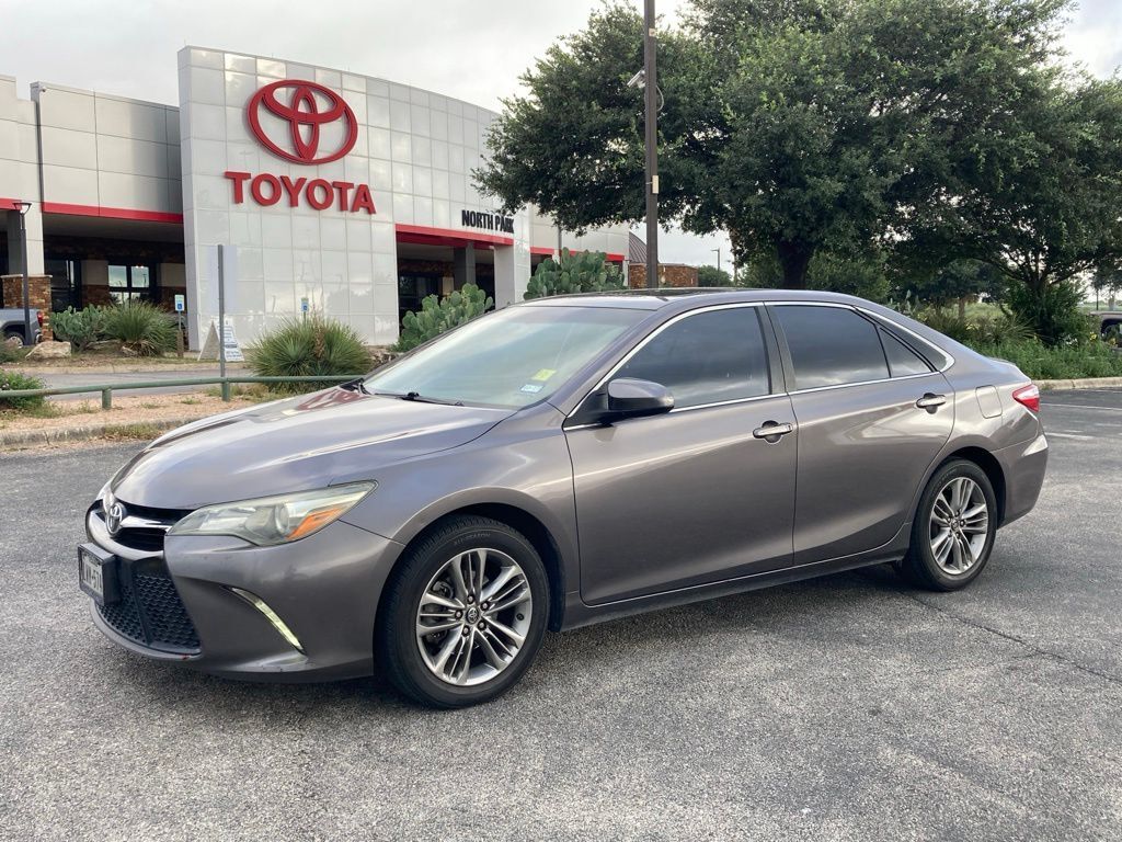 2016 Toyota Camry SE