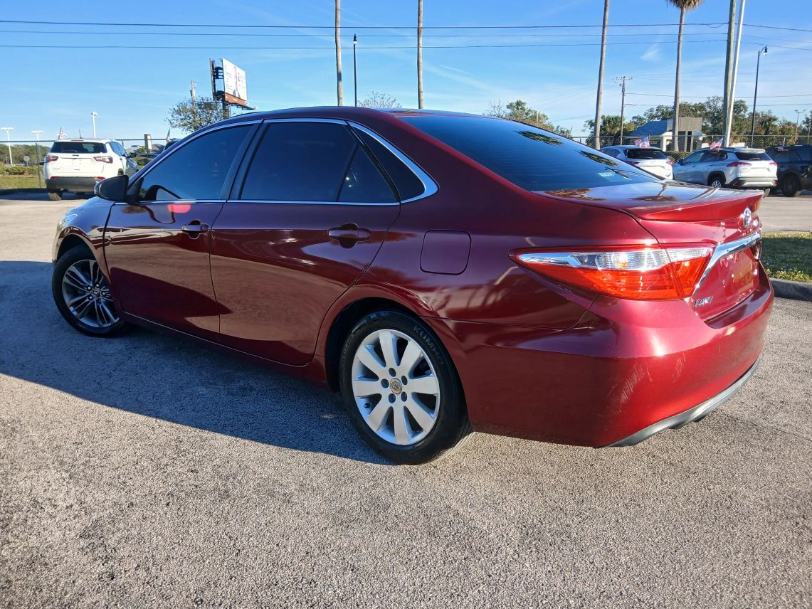 2016 Toyota Camry SE Sedan 4D